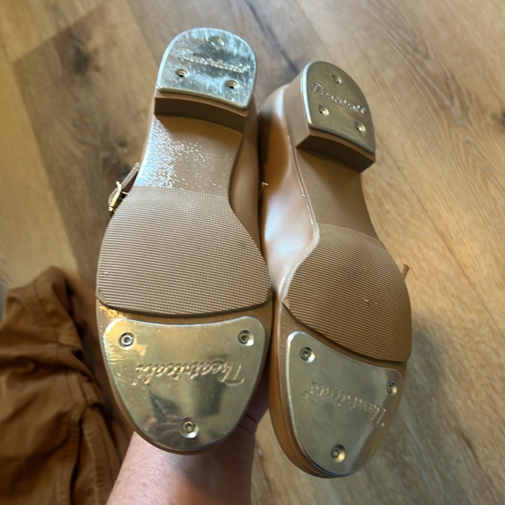 Theatricals Tan Tap shoes 5 M - Picture 2 of 5